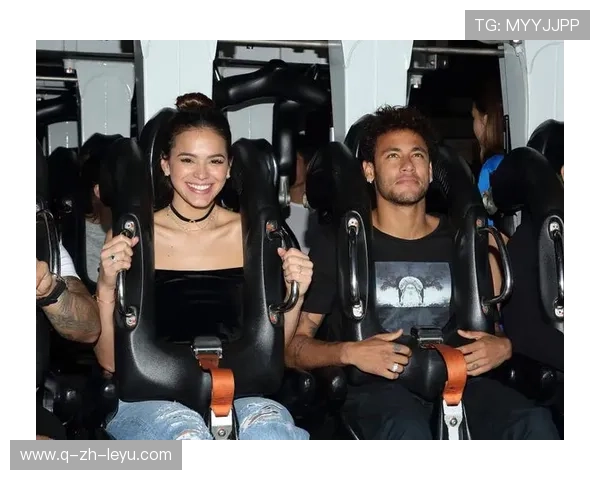 内马尔与家人共度周末照片曝光,生活化暖心