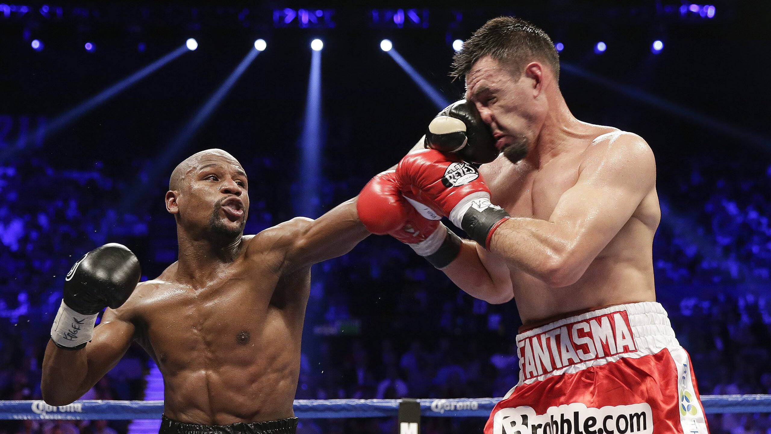 世界杯预选赛：德国重新启用传统中锋定位 高空优势显著